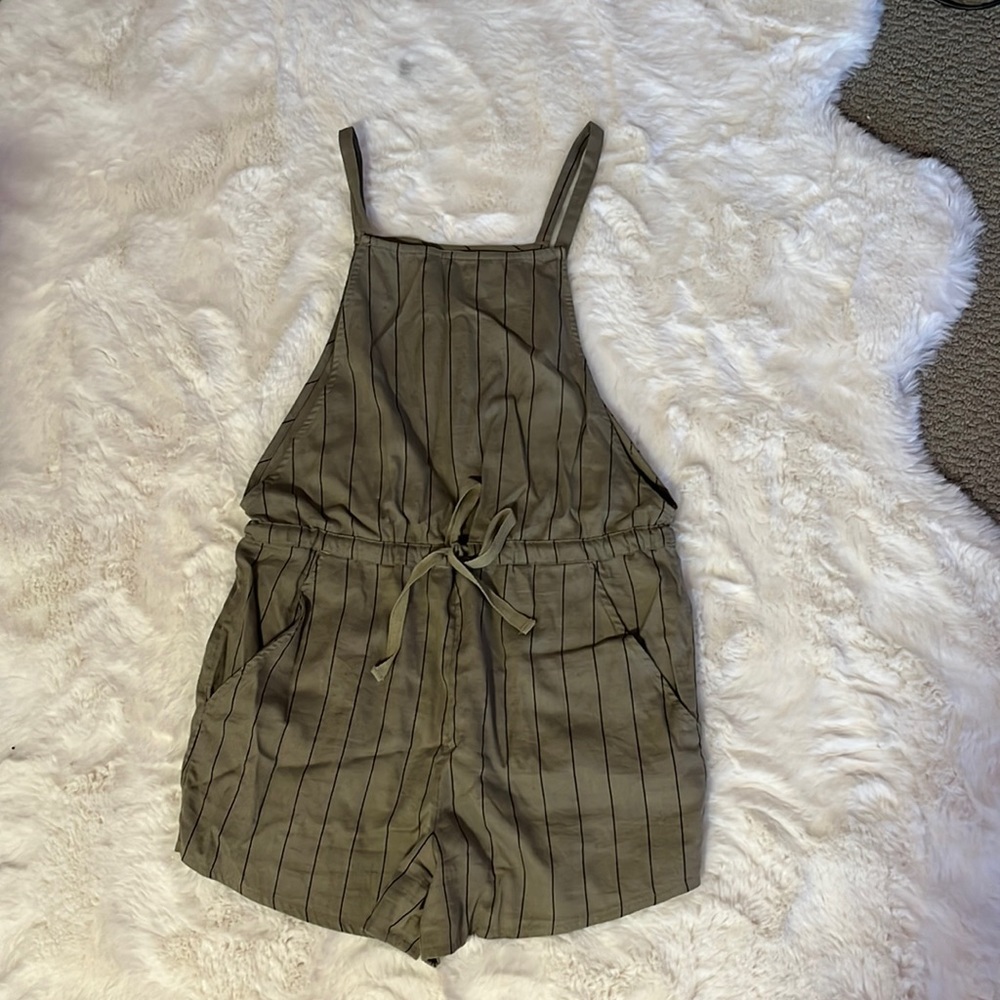 green billabong romper